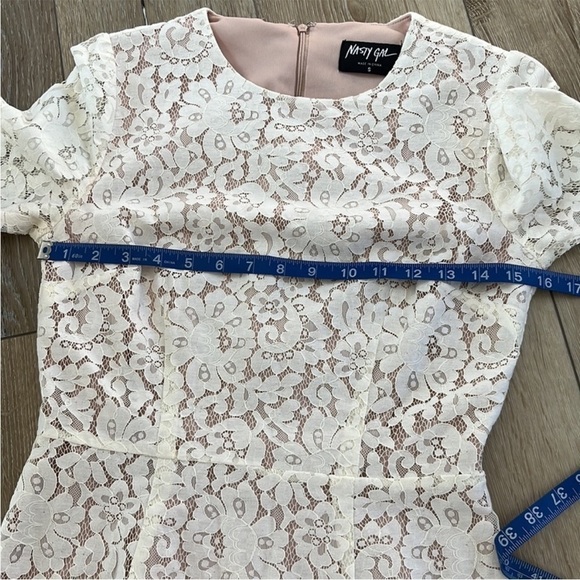 Nasty Gal Lace Overlay Dress Cream - Picture 11 of 13